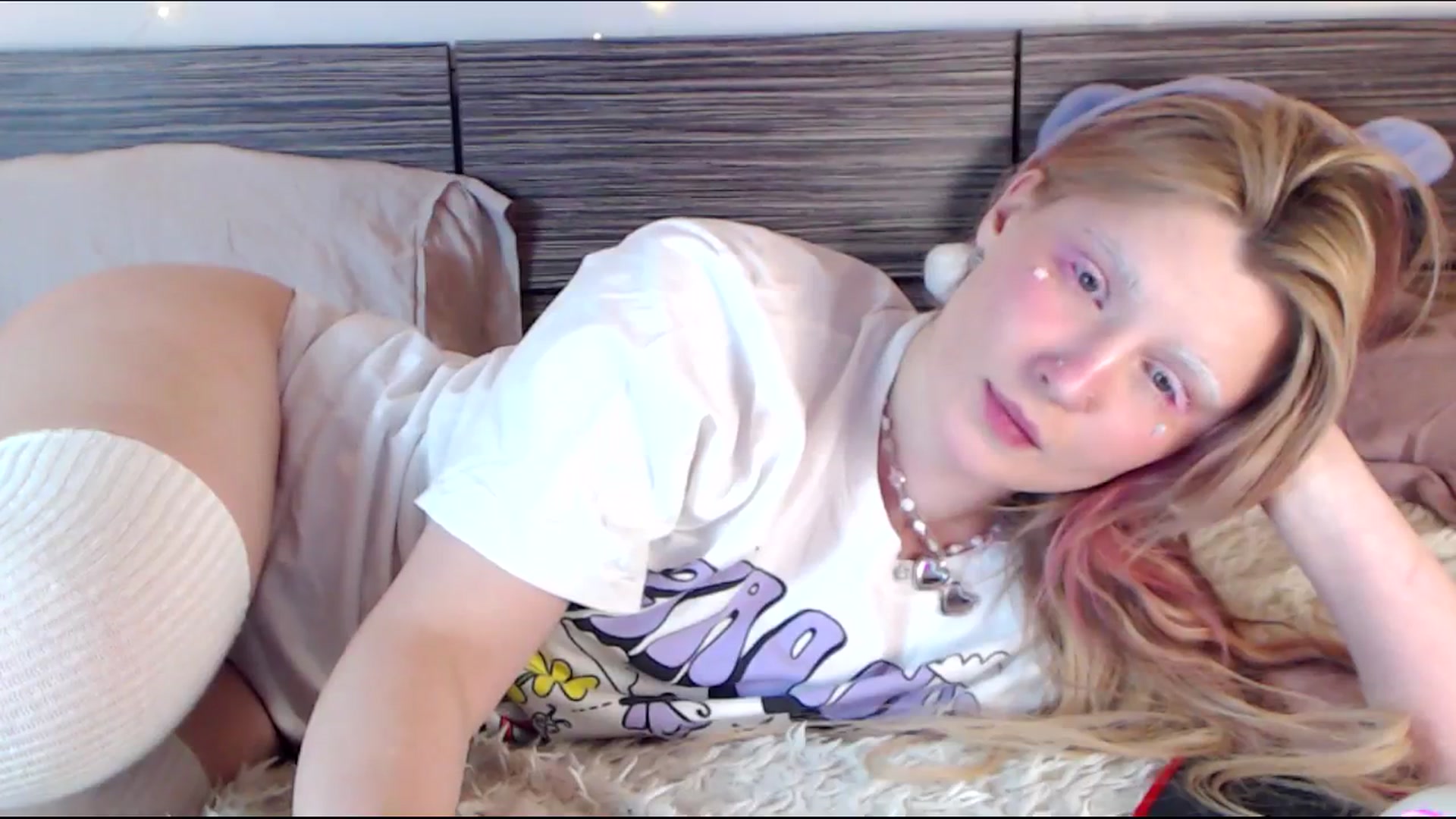 Gallery image thumbnail from Sleepy_AF's myfreecams stream on, 02/22/2025, 18:50 image 18 of 20