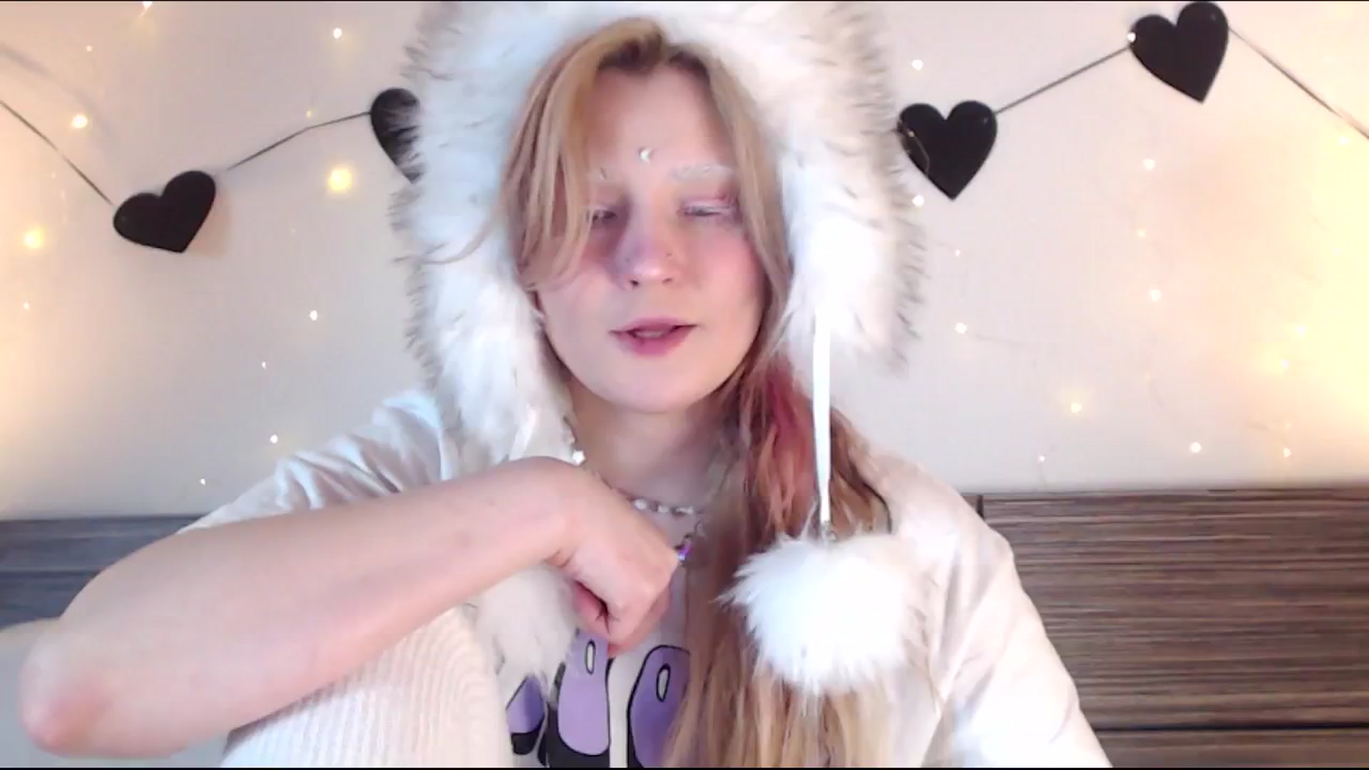 Gallery image thumbnail from Sleepy_AF's myfreecams stream on, 02/22/2025, 18:50 image 12 of 20