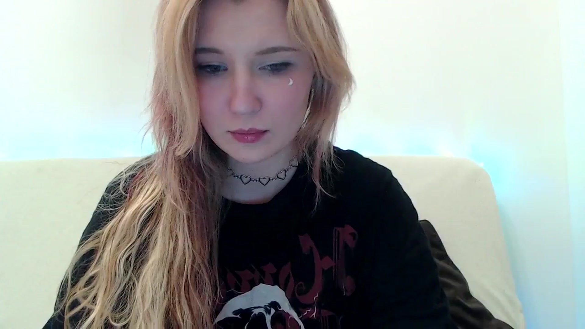 Gallery image thumbnail from Sleepy_AF's myfreecams stream on, 03/17/2025, 01:34 image 4 of 20