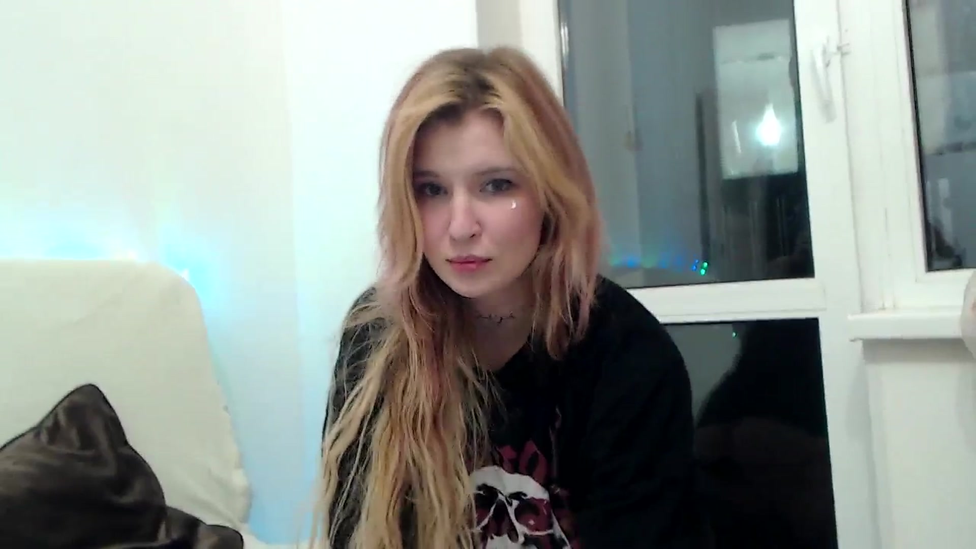 Gallery image thumbnail from Sleepy_AF's myfreecams stream on, 03/17/2025, 01:34 image 9 of 20