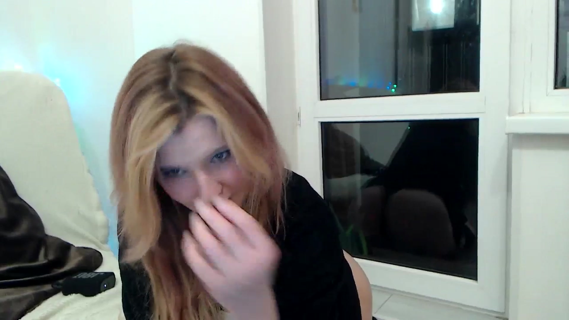 Gallery image thumbnail from Sleepy_AF's myfreecams stream on, 03/17/2025, 01:34 image 13 of 20