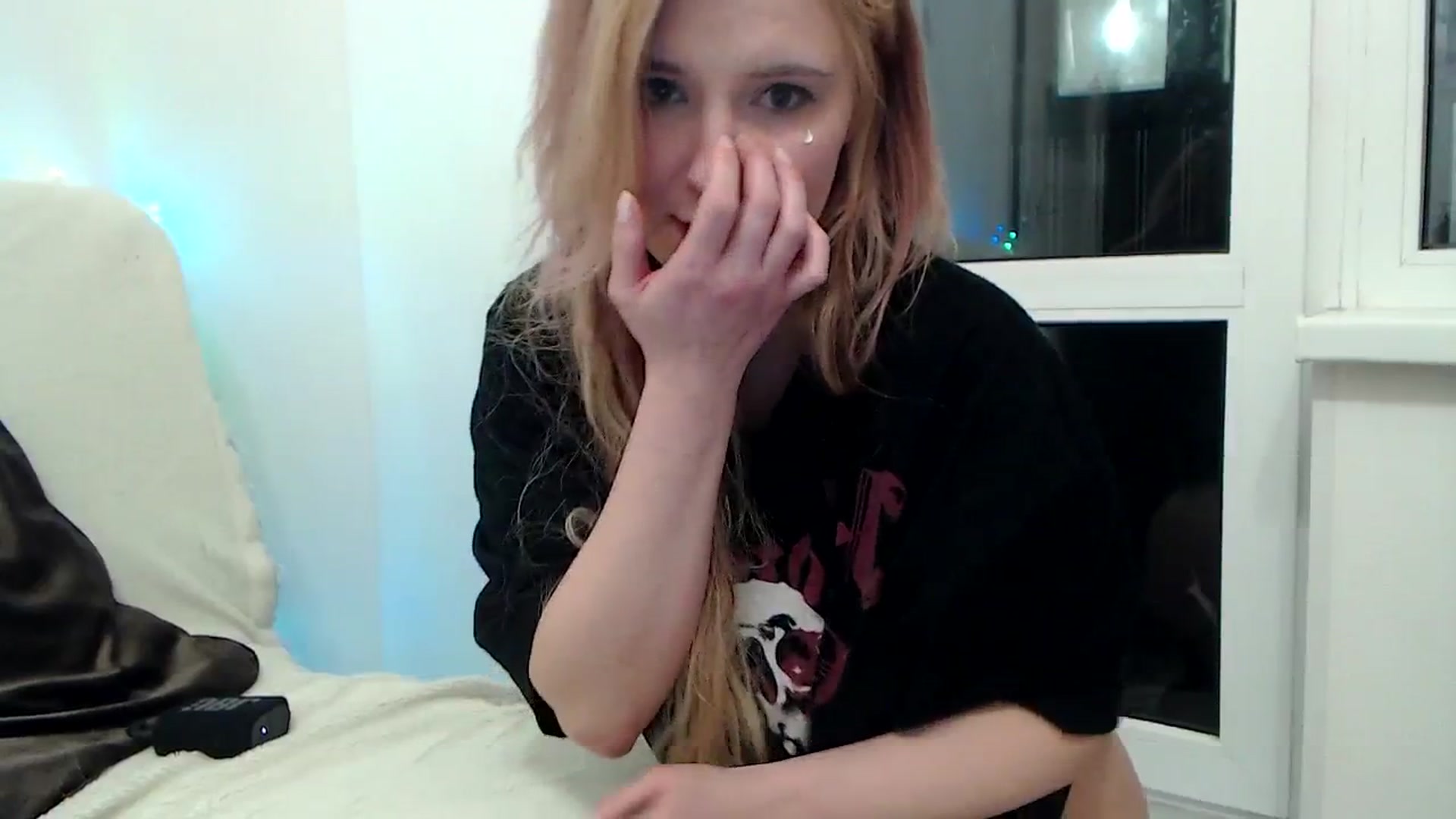Gallery image thumbnail from Sleepy_AF's myfreecams stream on, 03/17/2025, 01:34 image 12 of 20