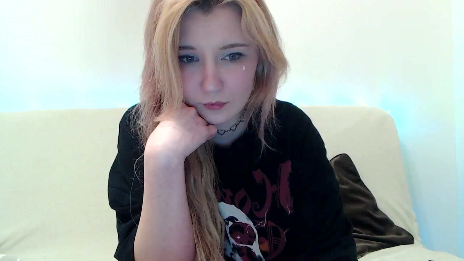 Gallery image thumbnail from Sleepy_AF's myfreecams stream on, 03/17/2025, 01:34 image 5 of 20