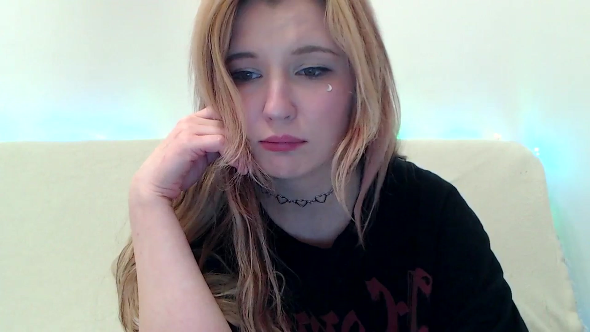 Gallery image thumbnail from Sleepy_AF's myfreecams stream on, 03/17/2025, 01:34 image 20 of 20