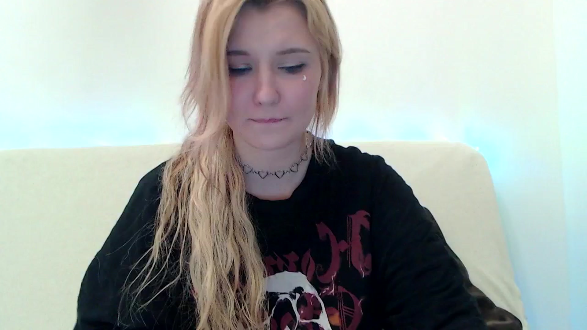 Gallery image thumbnail from Sleepy_AF's myfreecams stream on, 03/17/2025, 01:34 image 1 of 20