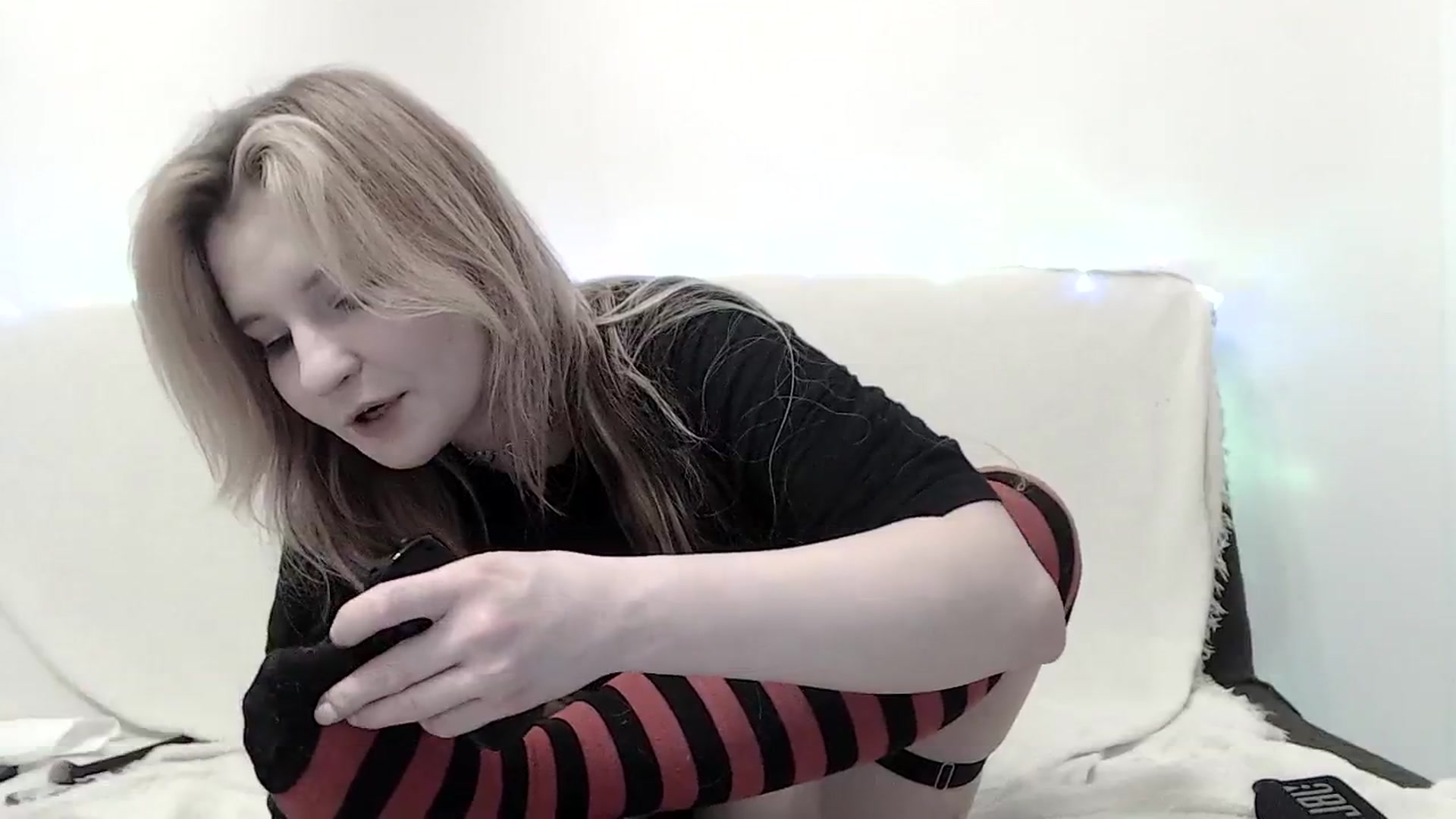 Gallery image thumbnail from Sleepy_AF's myfreecams stream on, 03/17/2025, 02:23 image 13 of 20
