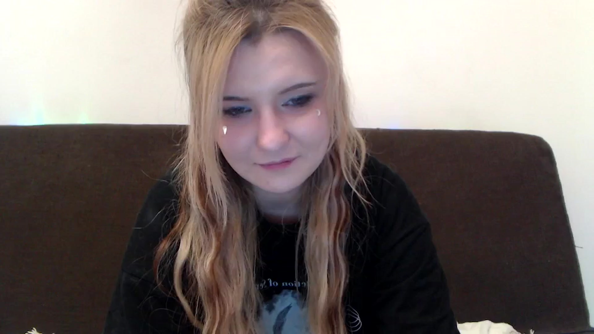 Gallery image thumbnail from Sleepy_AF's myfreecams stream on, 04/06/2025, 06:44 image 16 of 20