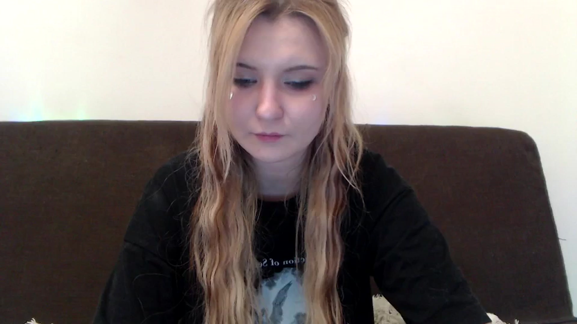 Gallery image thumbnail from Sleepy_AF's myfreecams stream on, 04/06/2025, 06:44 image 19 of 20