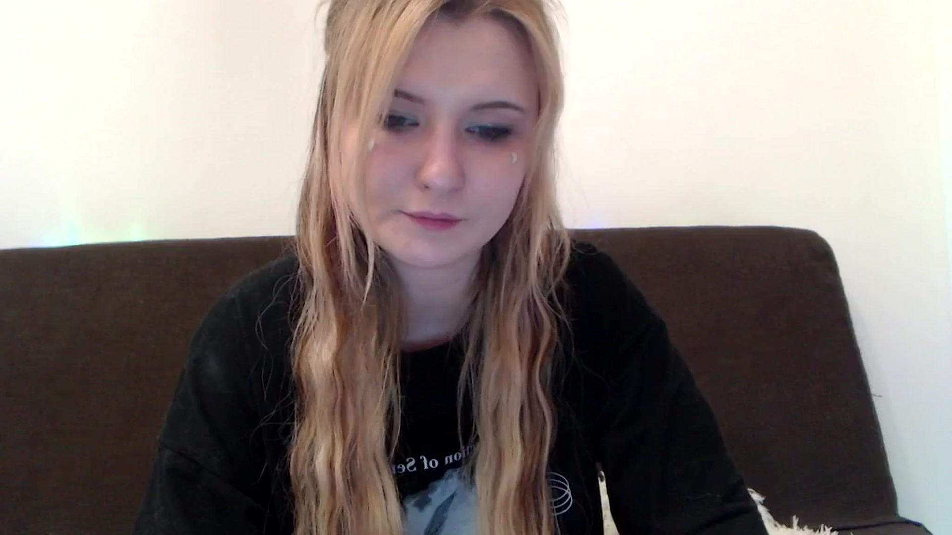 Gallery image thumbnail from Sleepy_AF's myfreecams stream on, 04/06/2025, 06:44 image 13 of 20