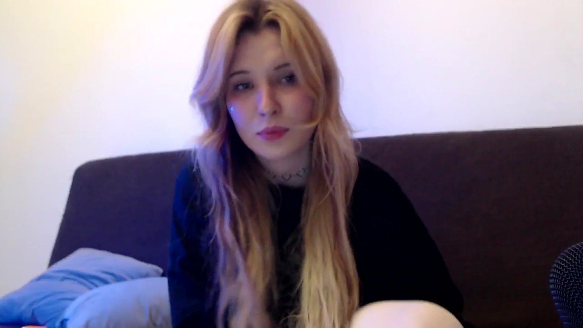 Gallery image thumbnail from Sleepy_AF's myfreecams stream on, 04/07/2025, 20:34 image 8 of 20