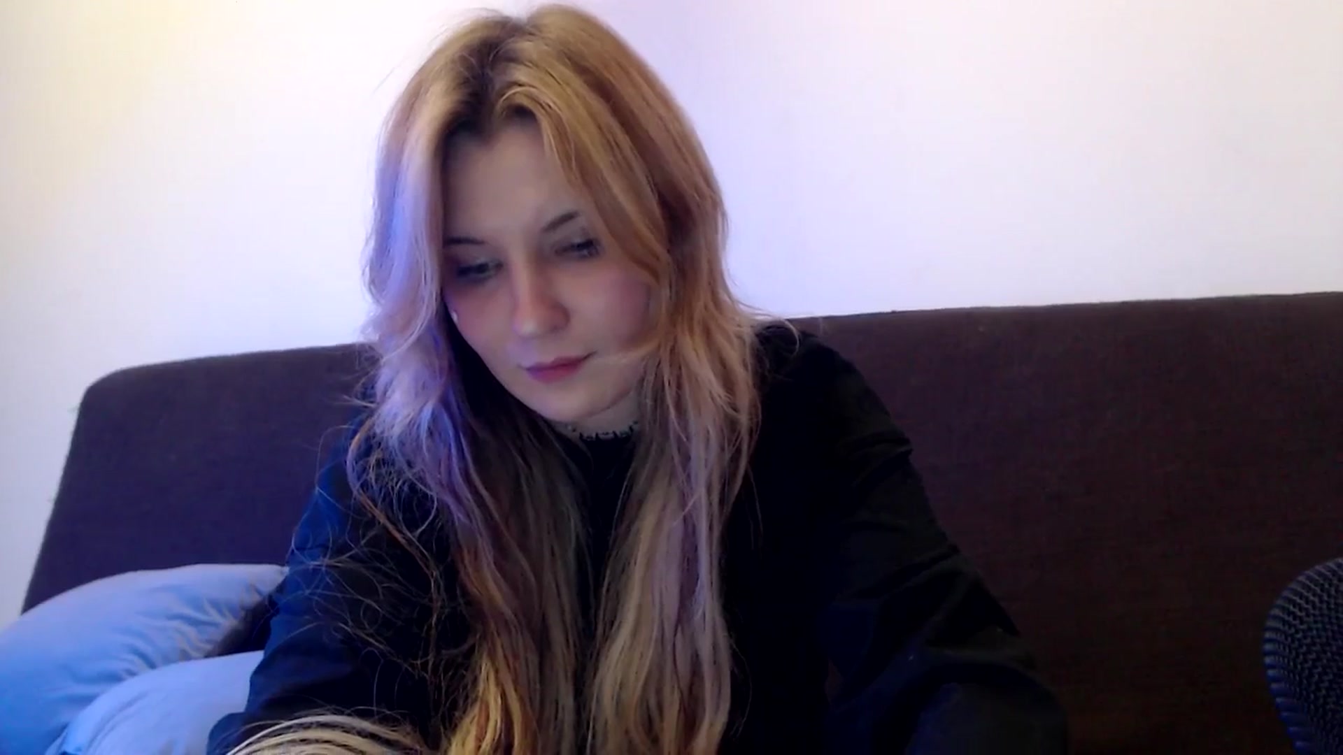 Gallery image thumbnail from Sleepy_AF's myfreecams stream on, 04/07/2025, 20:34 image 7 of 20