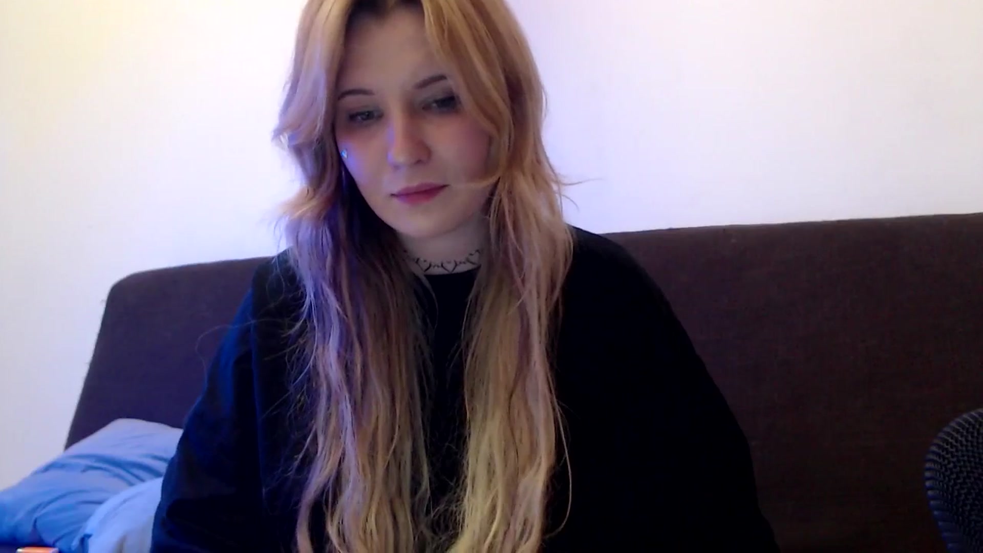 Gallery image thumbnail from Sleepy_AF's myfreecams stream on, 04/07/2025, 20:34 image 10 of 20