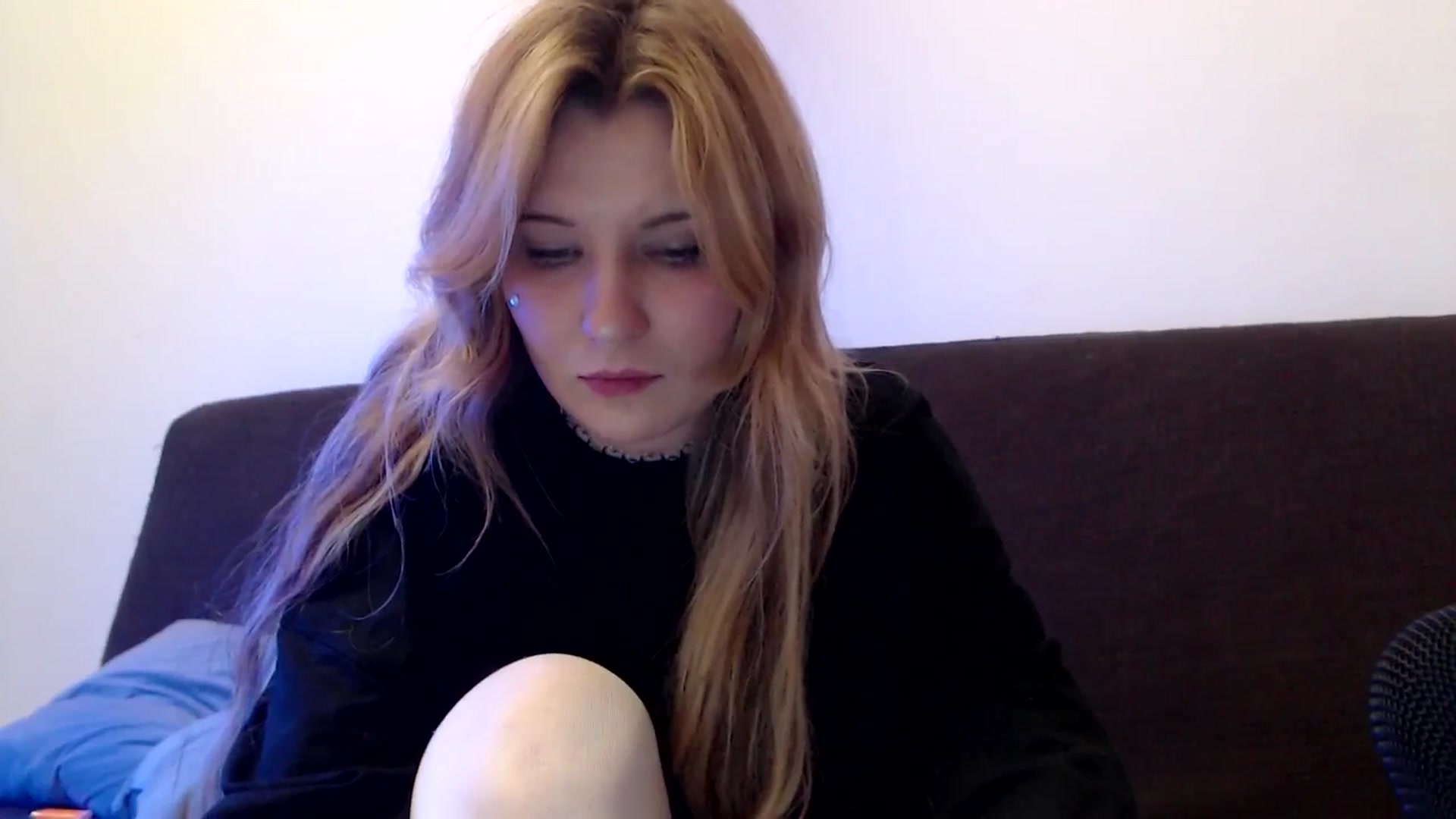 Gallery image thumbnail from Sleepy_AF's myfreecams stream on, 04/07/2025, 20:34 image 13 of 20