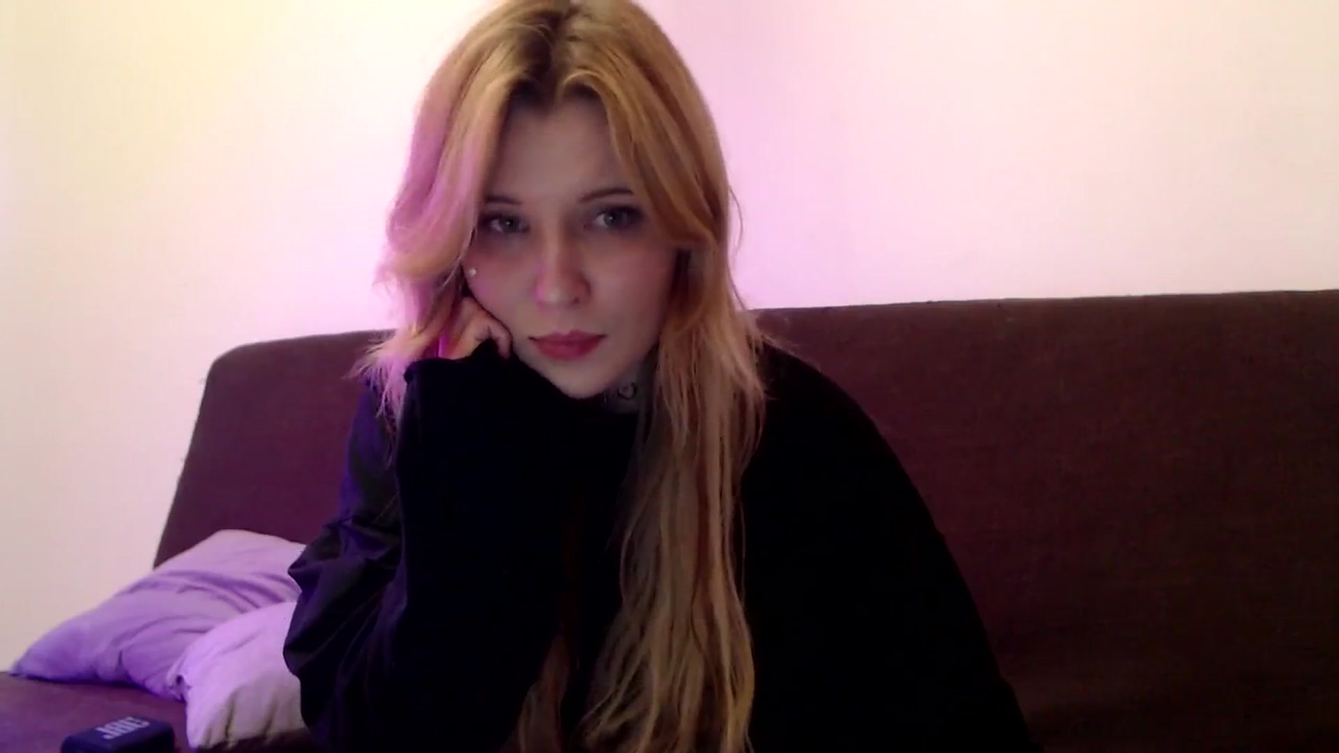 Gallery image thumbnail from Sleepy_AF's myfreecams stream on, 04/07/2025, 20:34 image 19 of 20