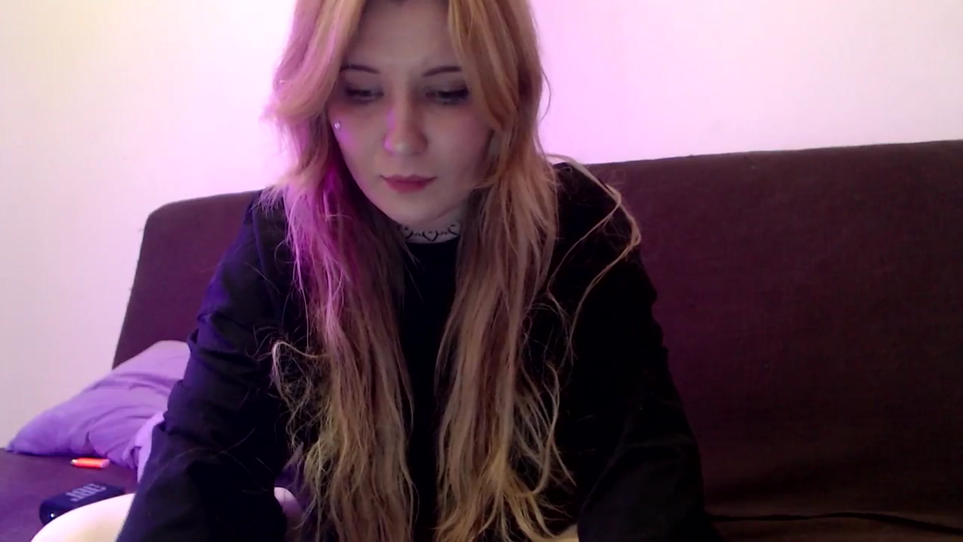 Gallery image thumbnail from Sleepy_AF's myfreecams stream on, 04/07/2025, 20:34 image 15 of 20