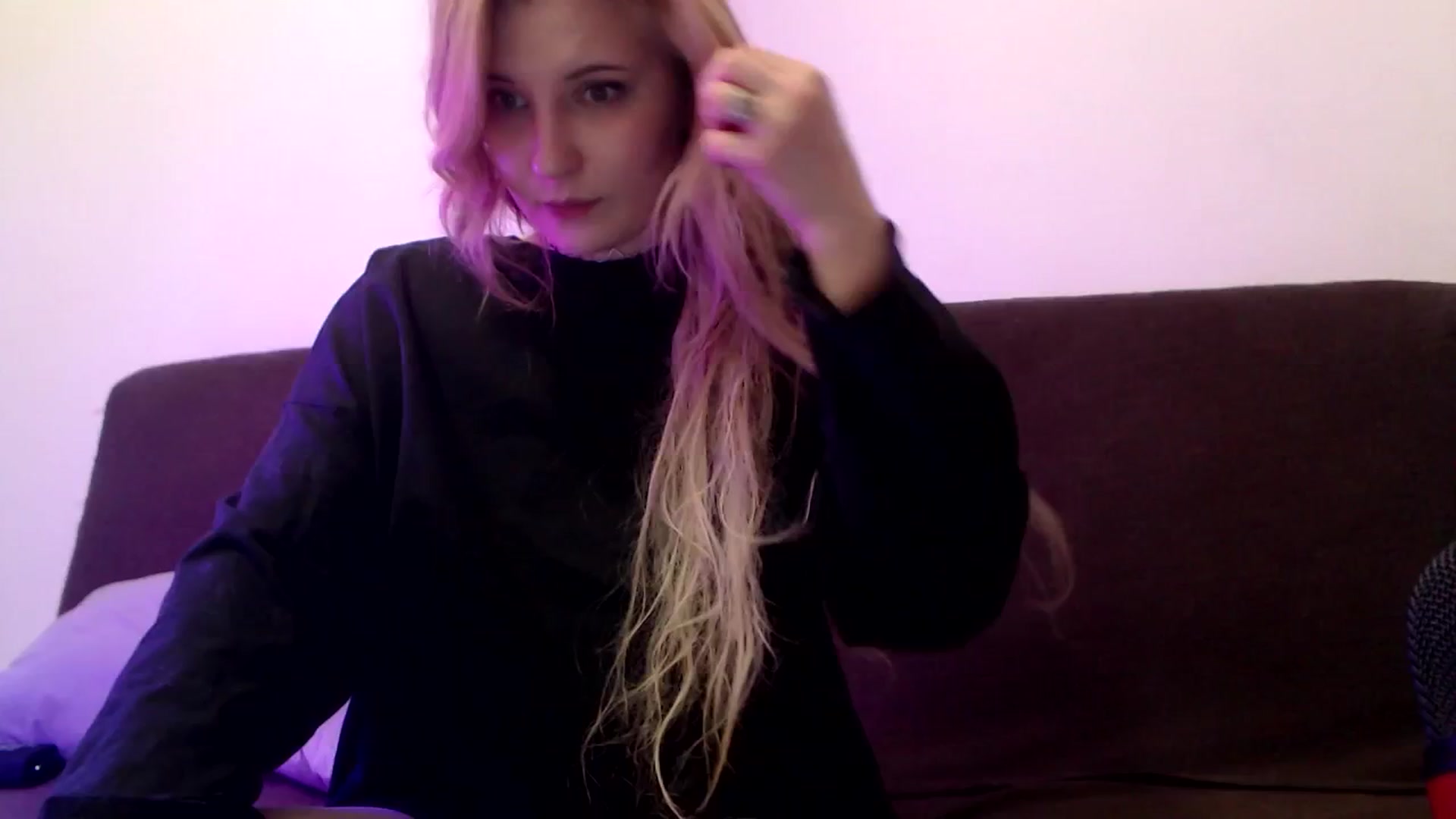 Gallery image thumbnail from Sleepy_AF's myfreecams stream on, 04/07/2025, 23:00 image 8 of 20