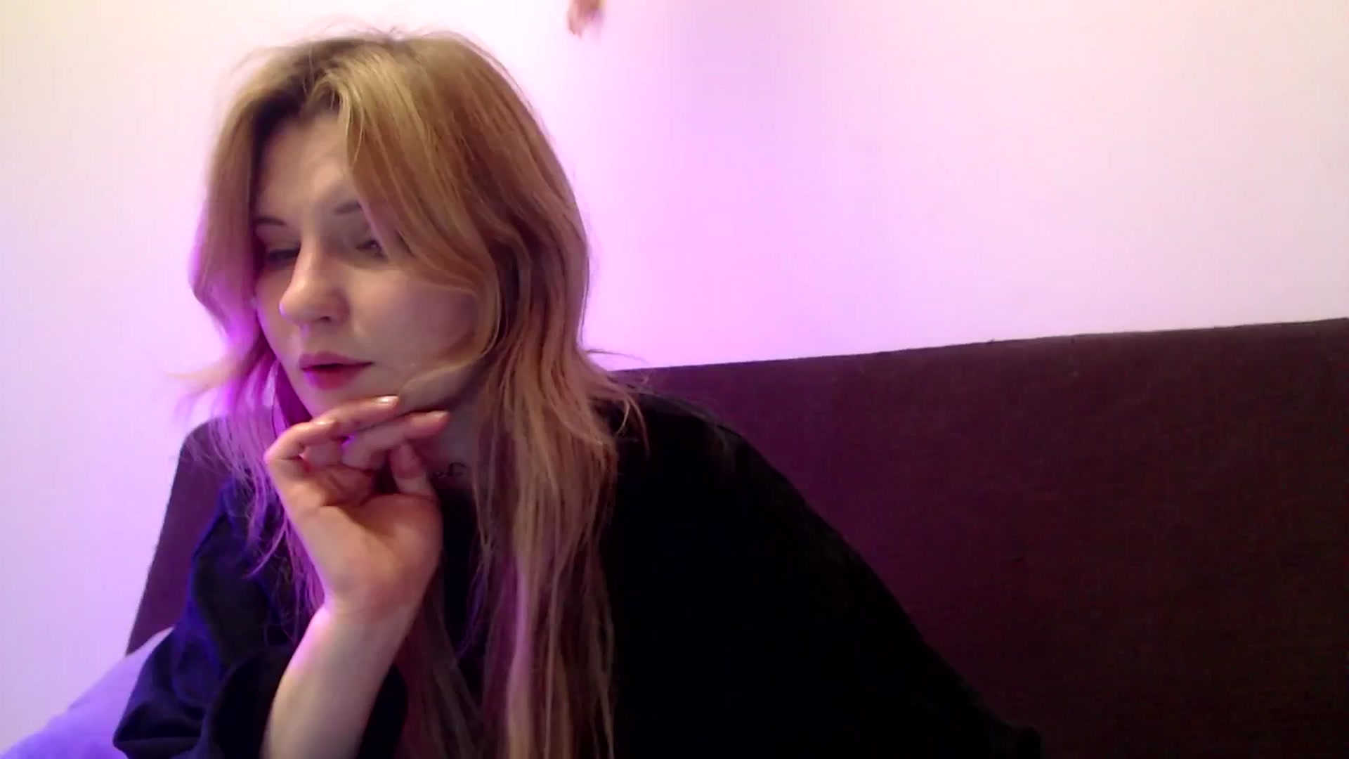 Gallery image thumbnail from Sleepy_AF's myfreecams stream on, 04/07/2025, 23:00 image 16 of 20