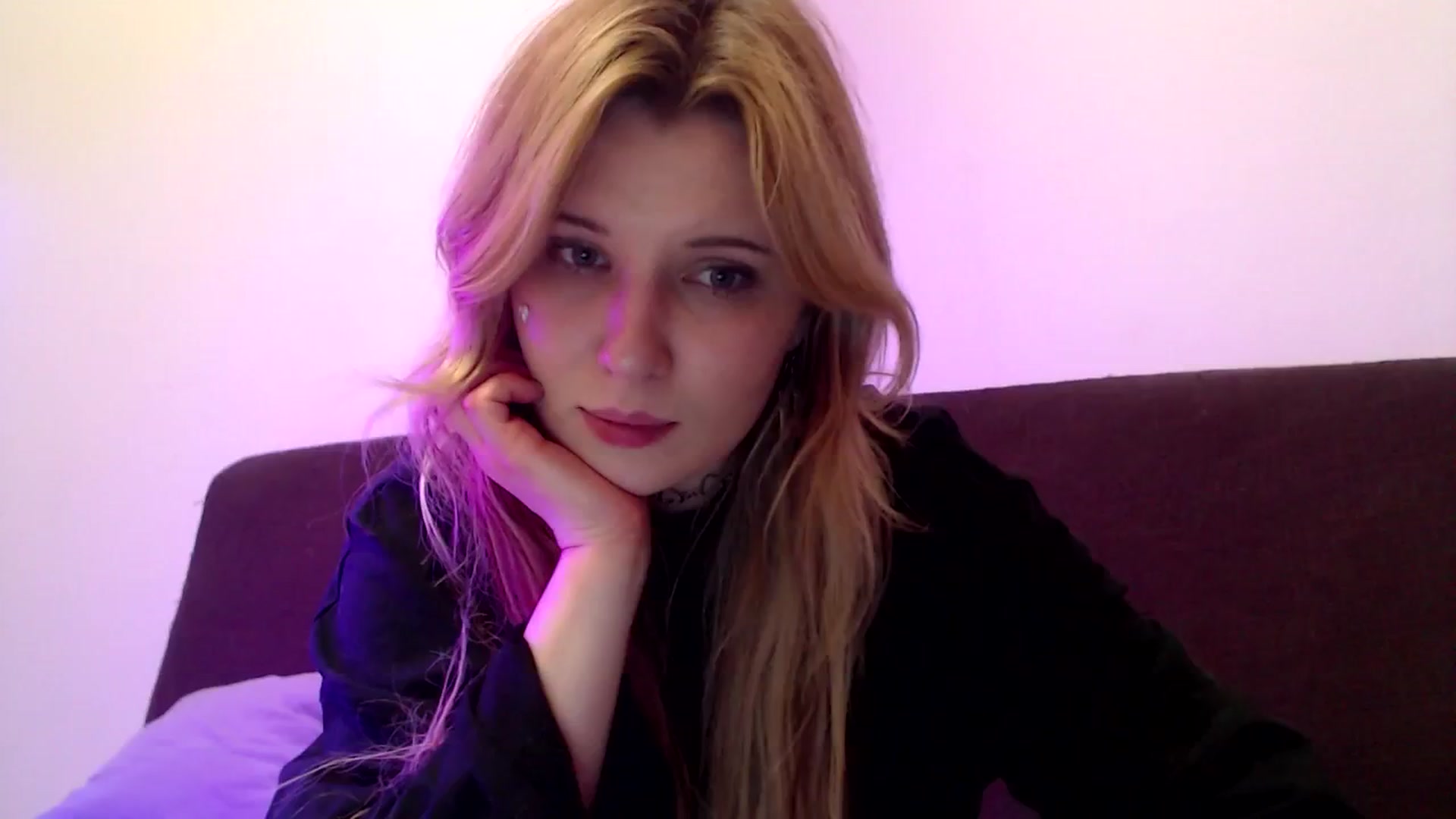 Gallery image thumbnail from Sleepy_AF's myfreecams stream on, 04/07/2025, 23:00 image 20 of 20