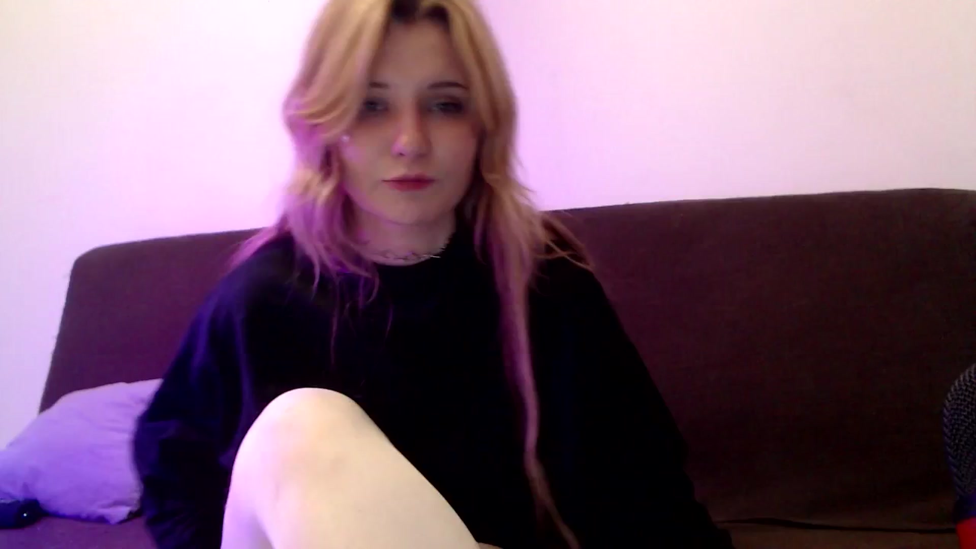 Gallery image thumbnail from Sleepy_AF's myfreecams stream on, 04/07/2025, 23:00 image 10 of 20