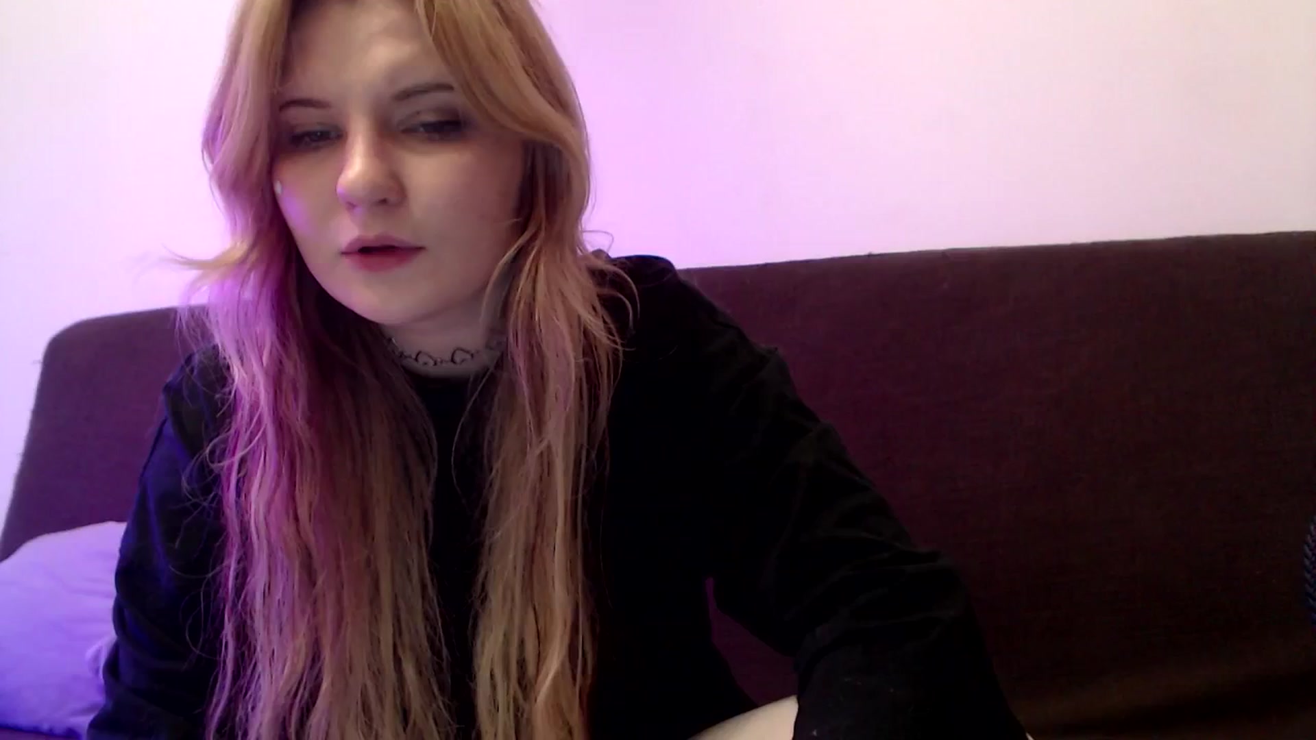 Gallery image thumbnail from Sleepy_AF's myfreecams stream on, 04/07/2025, 23:00 image 19 of 20