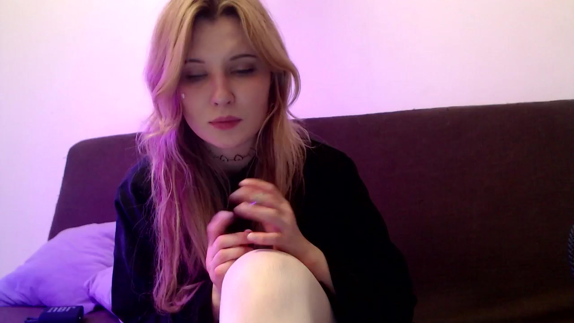 Gallery image thumbnail from Sleepy_AF's myfreecams stream on, 04/07/2025, 23:00 image 17 of 20