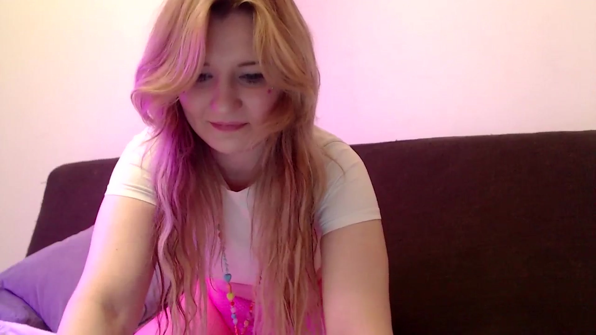 Gallery image thumbnail from Sleepy_AF's myfreecams stream on, 04/09/2025, 23:33 image 4 of 20