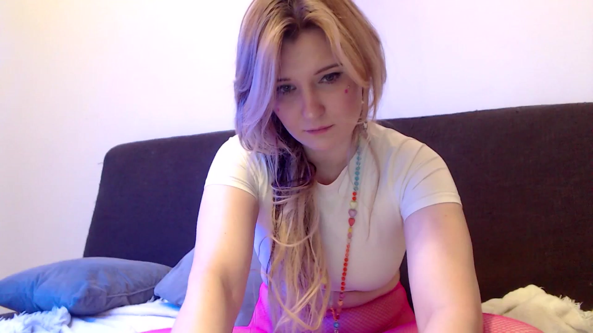 Gallery image thumbnail from Sleepy_AF's myfreecams stream on, 04/09/2025, 23:33 image 17 of 20
