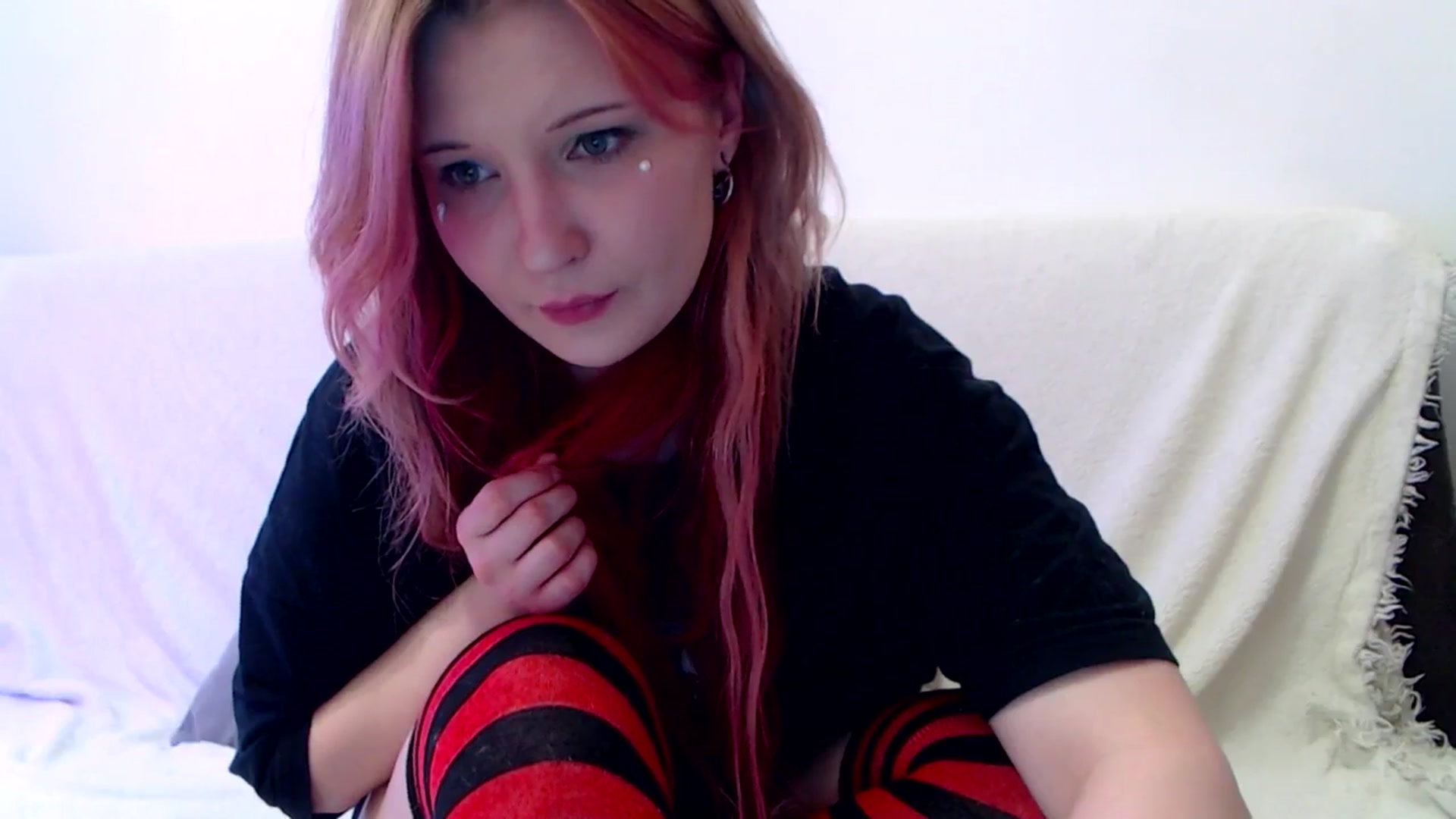 Gallery image thumbnail from Sleepy_AF's myfreecams stream on, 04/27/2025, 21:00 image 6 of 20