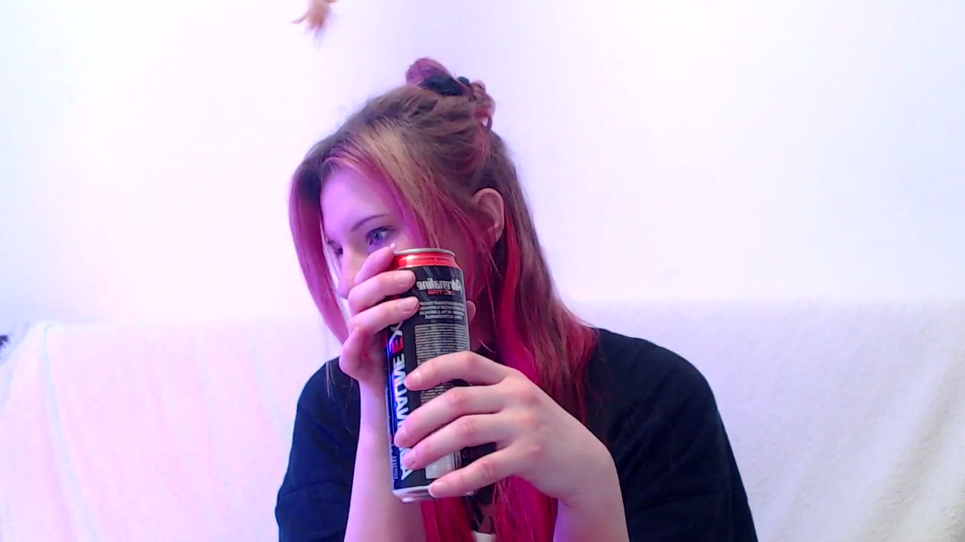 Gallery image thumbnail from Sleepy_AF's myfreecams stream on, 04/27/2025, 23:23 image 6 of 20