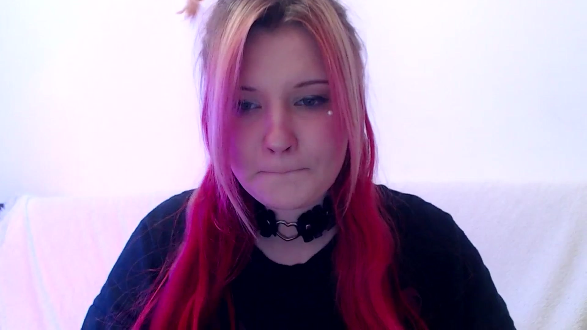 Gallery image thumbnail from Sleepy_AF's myfreecams stream on, 04/27/2025, 23:23 image 5 of 20