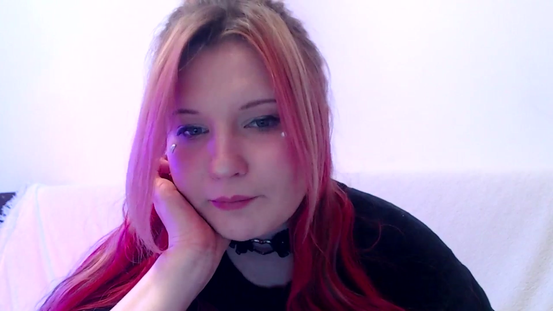 Gallery image thumbnail from Sleepy_AF's myfreecams stream on, 04/27/2025, 23:23 image 4 of 20