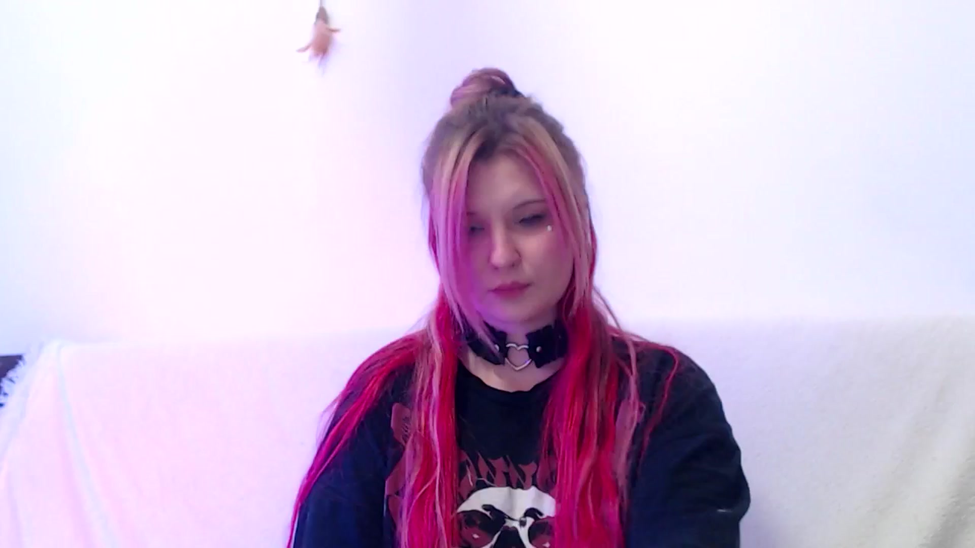 Gallery image thumbnail from Sleepy_AF's myfreecams stream on, 04/27/2025, 23:23 image 1 of 20