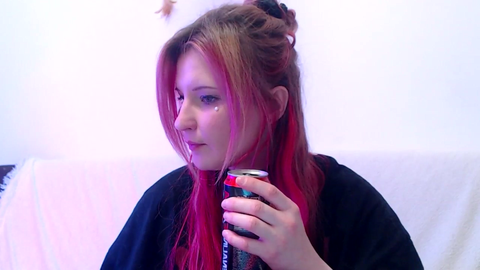 Gallery image thumbnail from Sleepy_AF's myfreecams stream on, 04/27/2025, 23:23 image 7 of 20