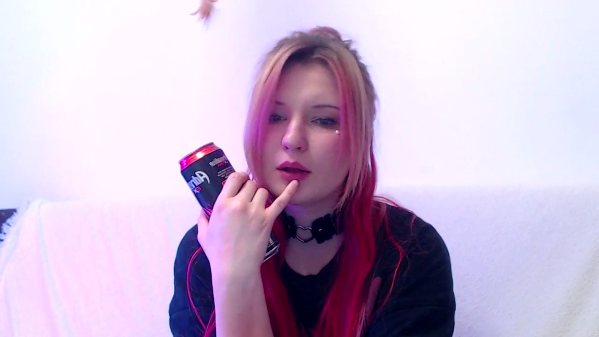 Gallery image thumbnail from Sleepy_AF's myfreecams stream on, 04/27/2025, 23:23 image 2 of 20