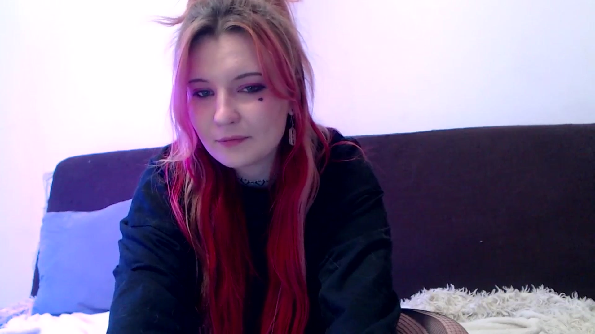 Gallery image thumbnail from Sleepy_AF's myfreecams stream on, 05/01/2025, 24:15 image 16 of 20