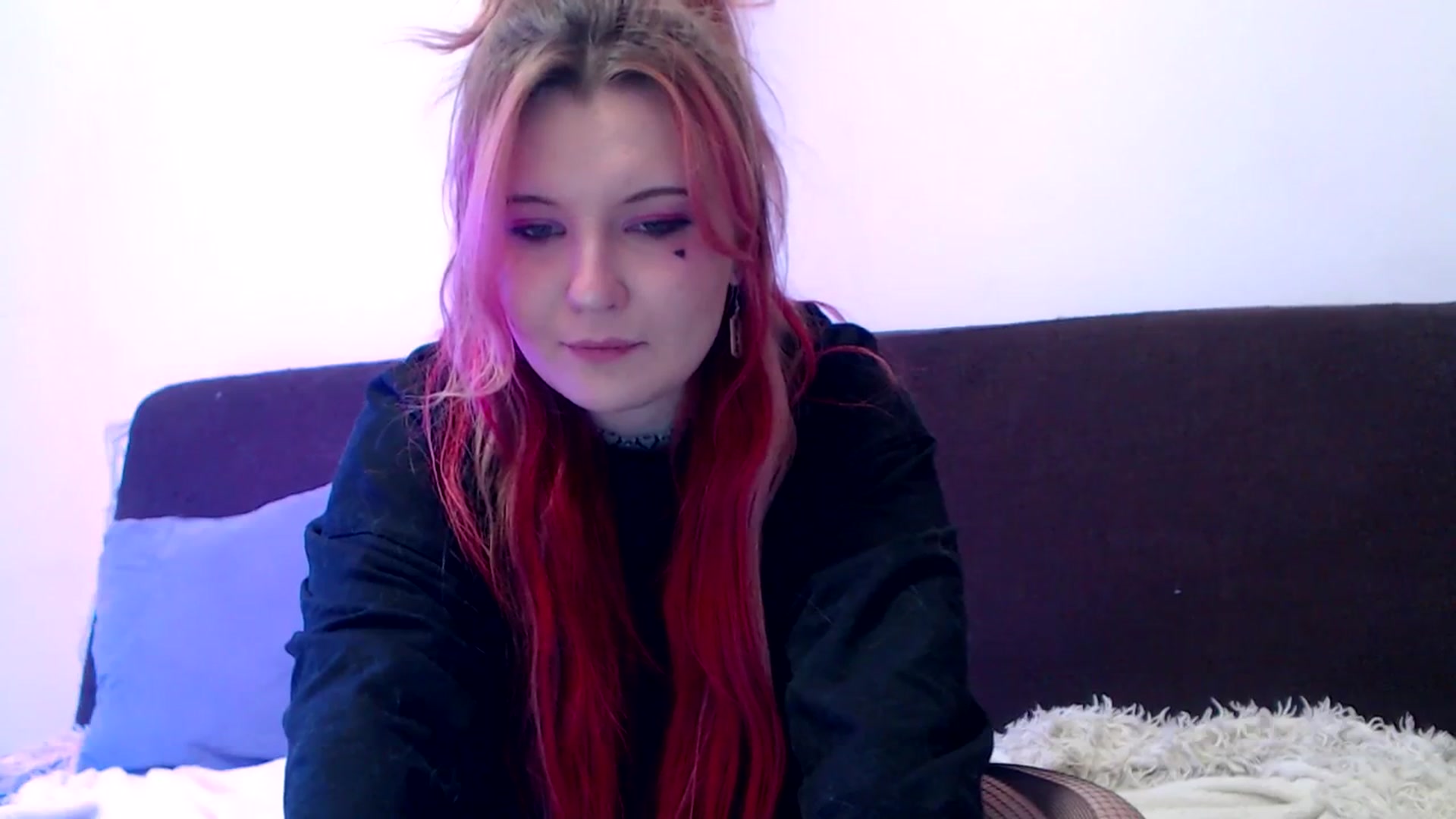Gallery image thumbnail from Sleepy_AF's myfreecams stream on, 05/01/2025, 24:15 image 17 of 20