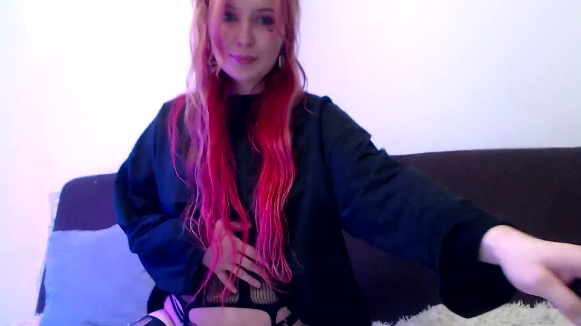 Gallery image thumbnail from Sleepy_AF's myfreecams stream on, 05/01/2025, 24:15 image 6 of 20