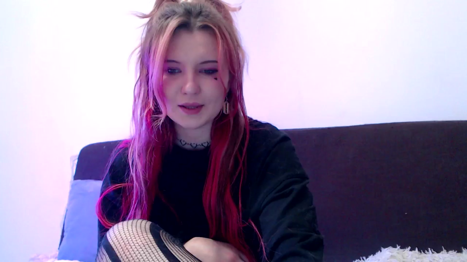 Gallery image thumbnail from Sleepy_AF's myfreecams stream on, 05/01/2025, 24:15 image 1 of 20