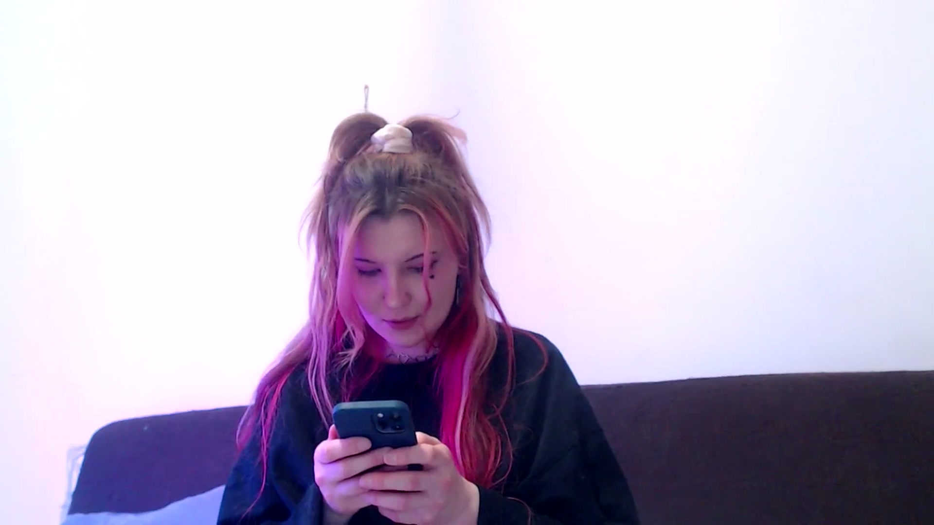 Gallery image thumbnail from Sleepy_AF's myfreecams stream on, 05/01/2025, 24:15 image 12 of 20