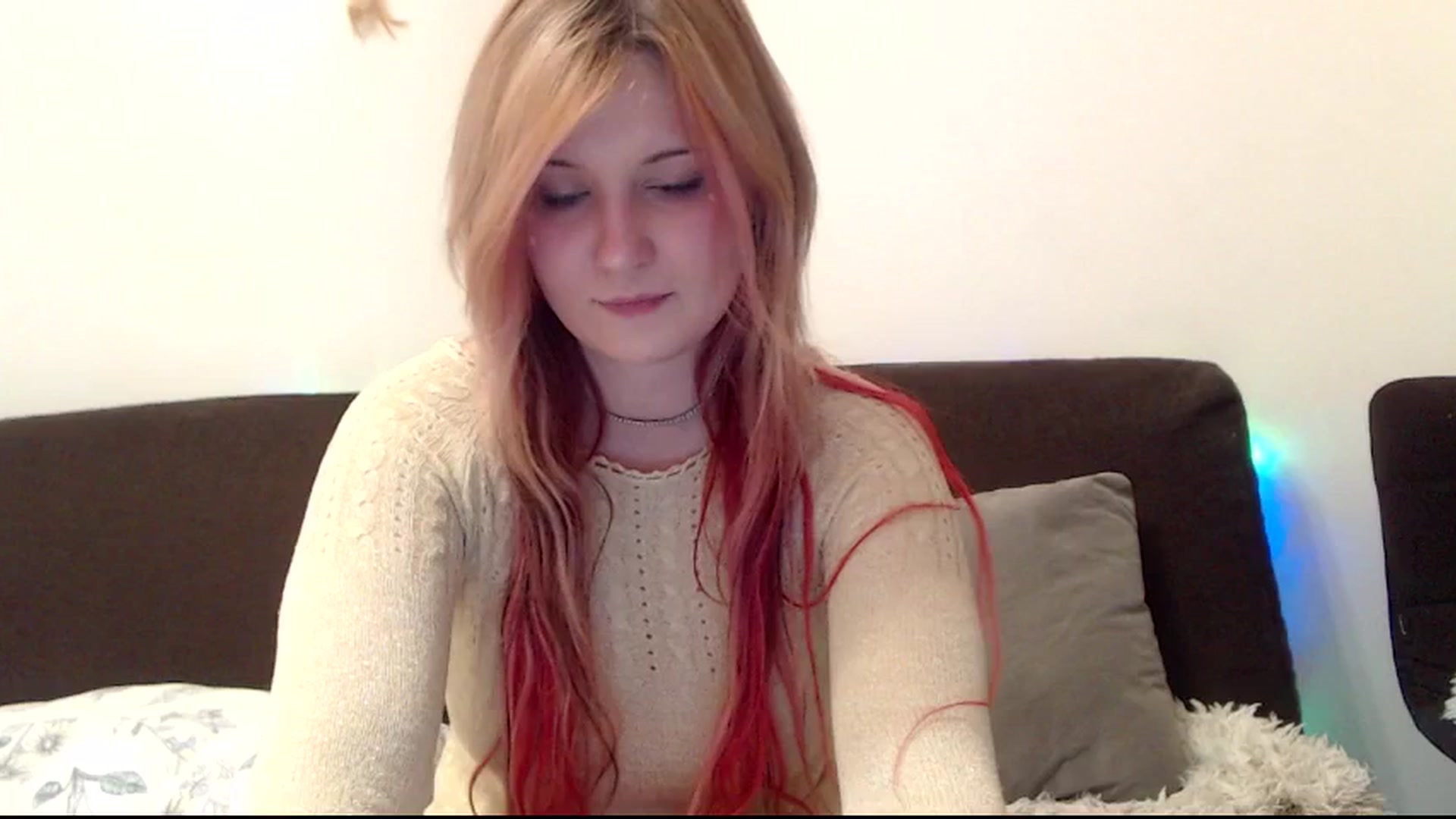 Gallery image thumbnail from Sleepy_AF's myfreecams stream on, 05/06/2025, 20:52 image 6 of 20