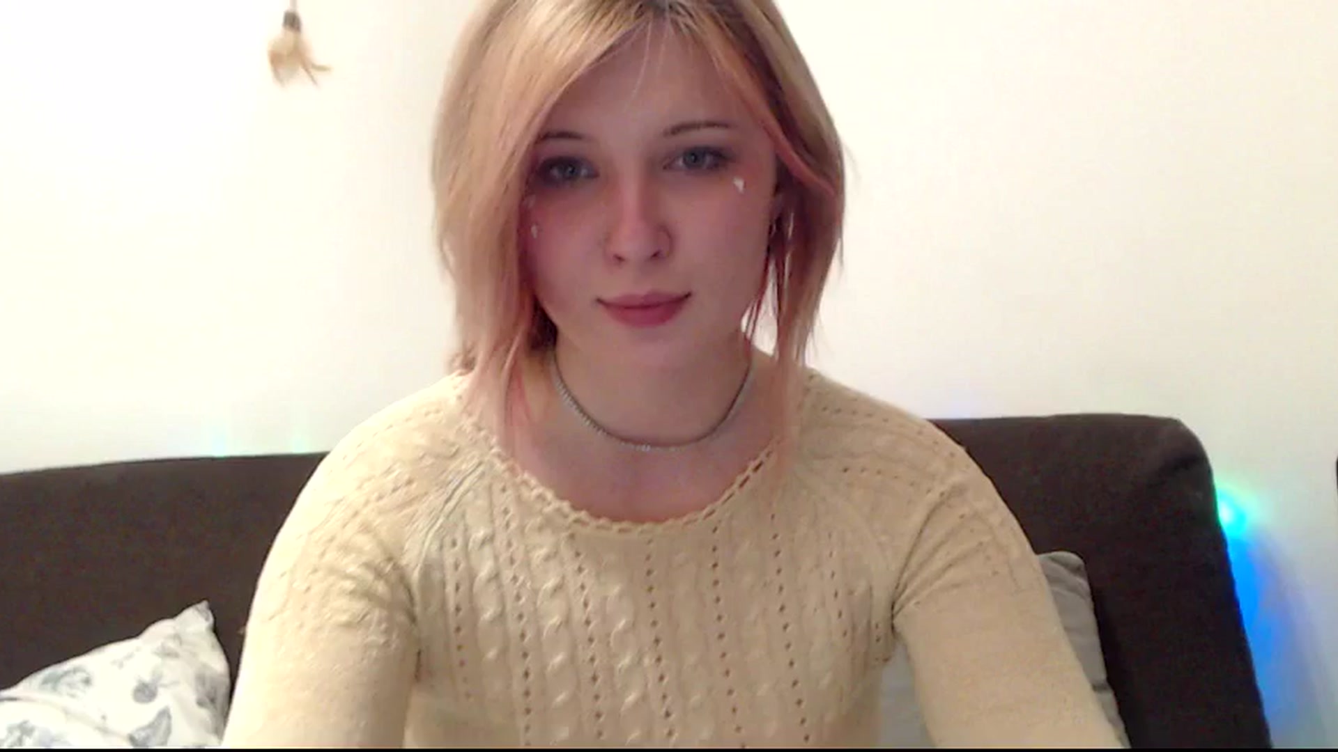 Gallery image thumbnail from Sleepy_AF's myfreecams stream on, 05/06/2025, 20:52 image 19 of 20