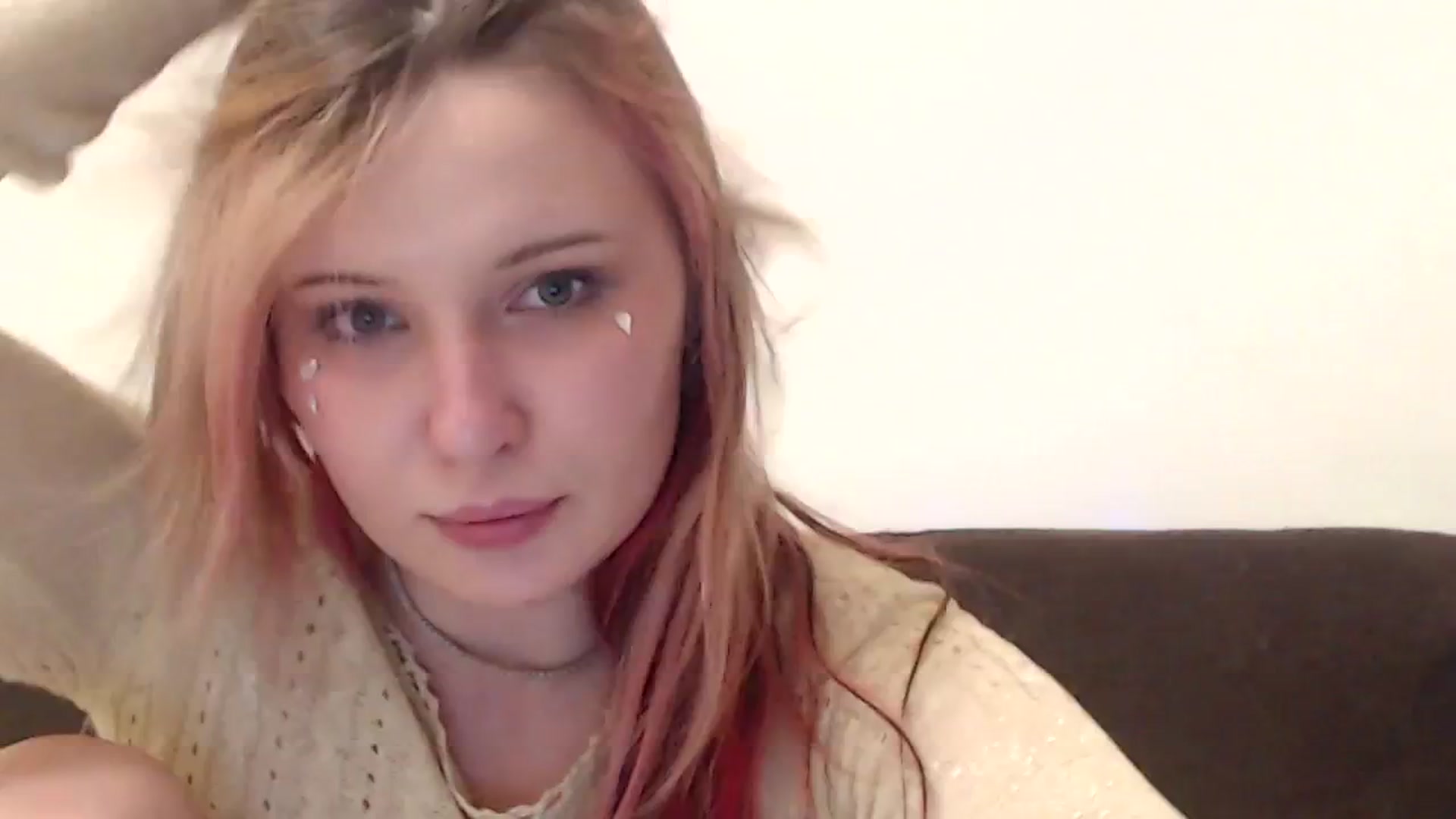 Gallery image thumbnail from Sleepy_AF's myfreecams stream on, 05/07/2025, 24:09 image 18 of 20