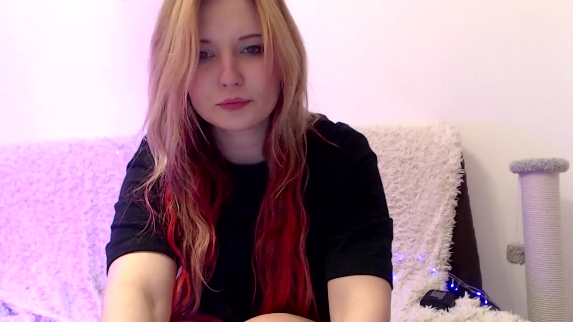 Gallery image thumbnail from Sleepy_AF's myfreecams stream on, 05/18/2025, 23:30 image 19 of 20