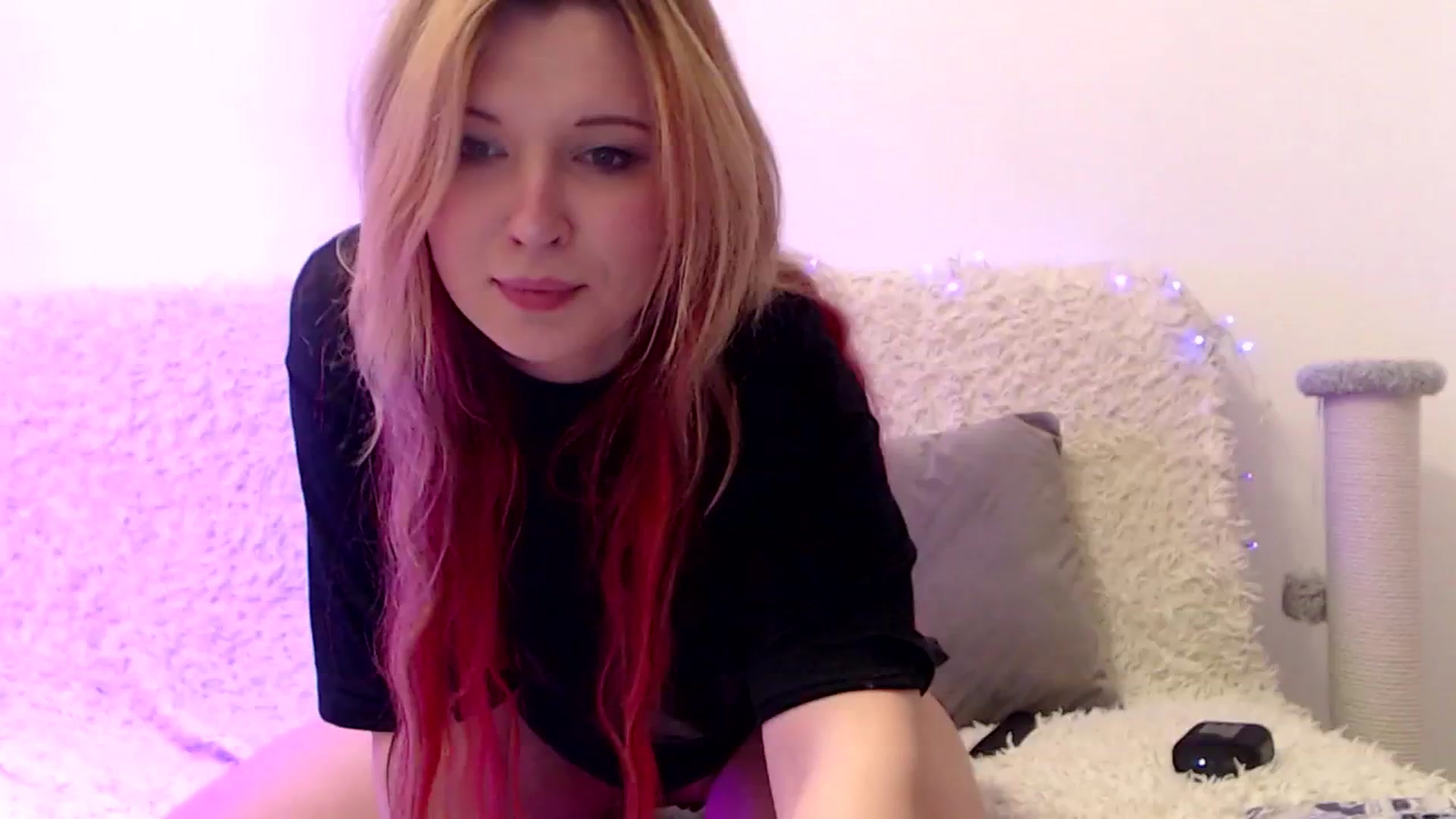 Gallery image thumbnail from Sleepy_AF's myfreecams stream on, 05/18/2025, 23:30 image 3 of 20