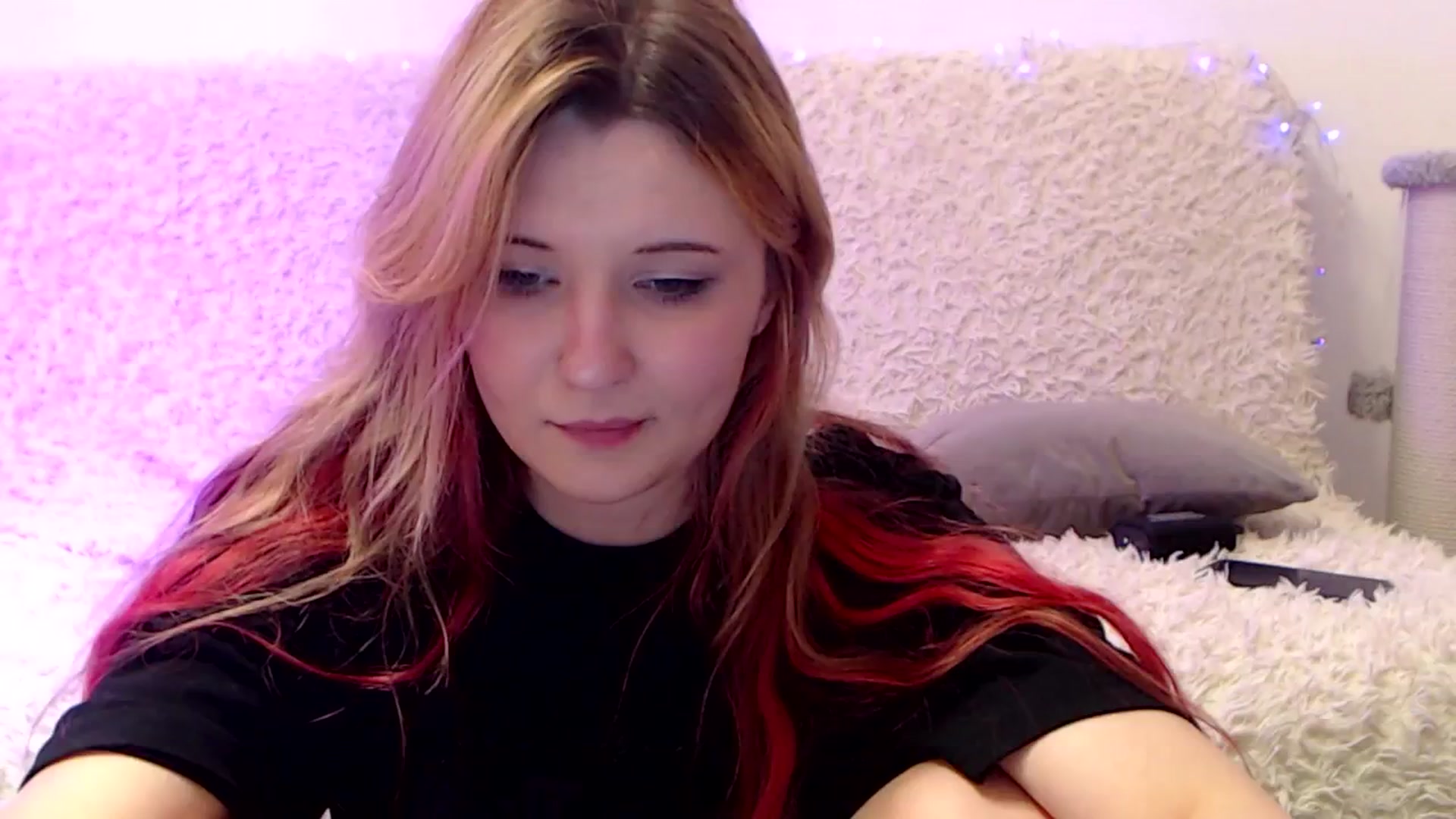 Gallery image thumbnail from Sleepy_AF's myfreecams stream on, 05/18/2025, 23:30 image 7 of 20