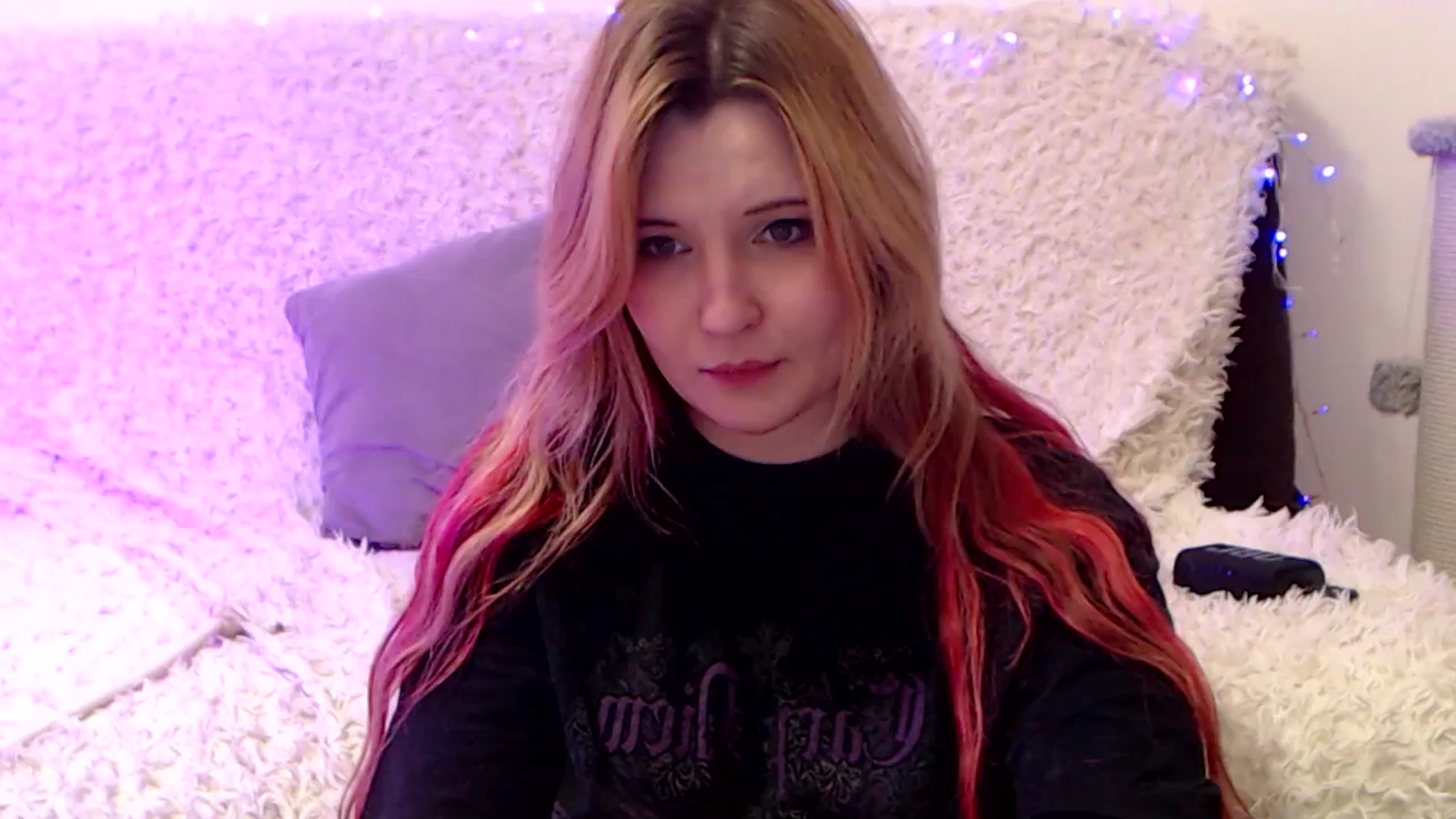 Gallery image thumbnail from Sleepy_AF's myfreecams stream on, 05/18/2025, 23:30 image 15 of 20