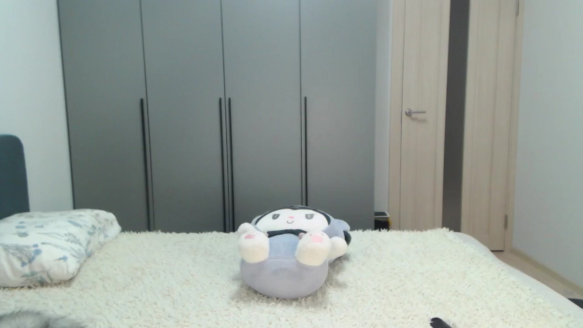 Gallery image thumbnail from Sleepy_AF's myfreecams stream on, 08/28/2025, 02:00 image 16 of 20