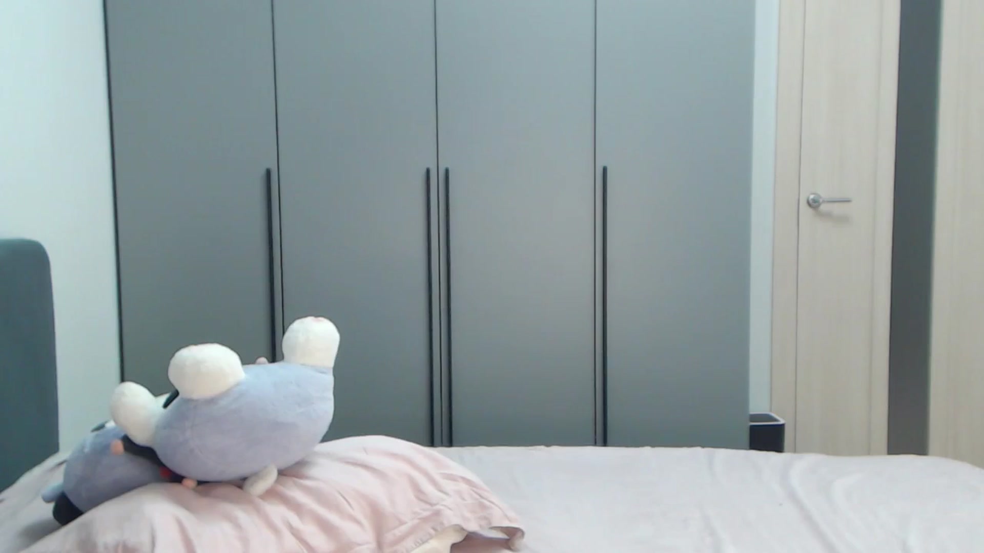 Gallery image thumbnail from Sleepy_AF's myfreecams stream on, 09/24/2025, 19:41 image 15 of 20