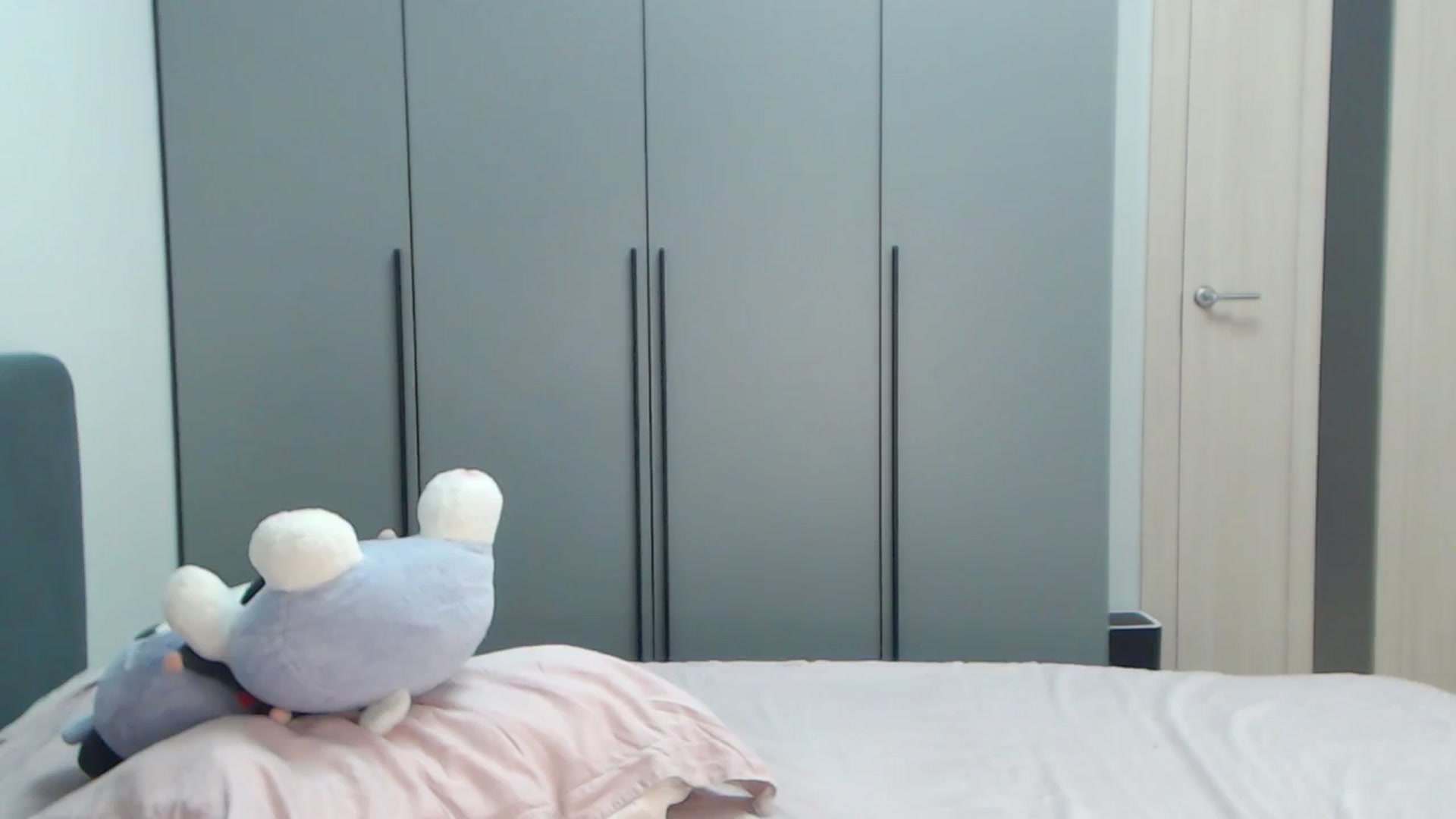 Gallery image thumbnail from Sleepy_AF's myfreecams stream on, 09/24/2025, 19:41 image 14 of 20