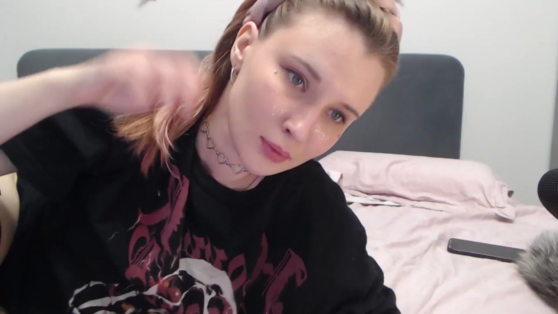 Gallery image thumbnail from Sleepy_AF's myfreecams stream on, 12/04/2025, 01:51 image 19 of 20